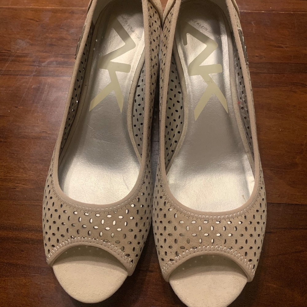 Anne Klein wedge peep toe shoe